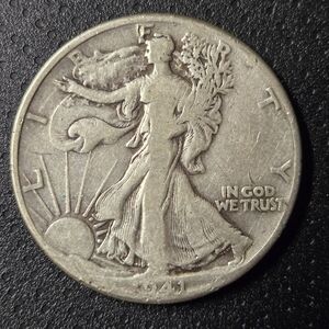 🗽 Vintage 1941 Walking Liberty Half Dollar – Silver Classic